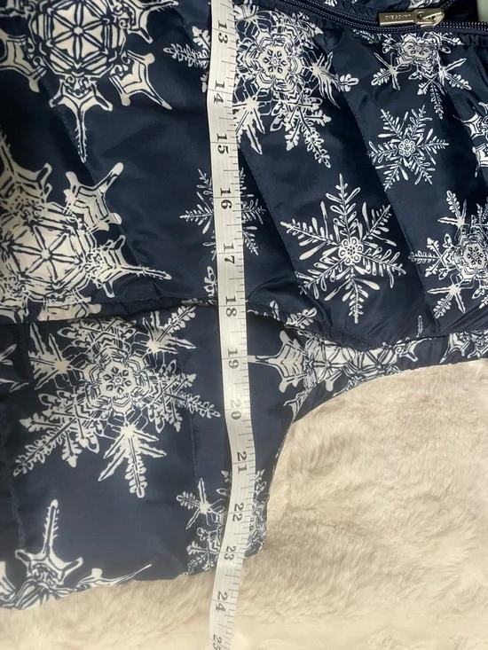 Lands' End Navy Snowflake Quilted Puffer Vest - Picture 6 of 11